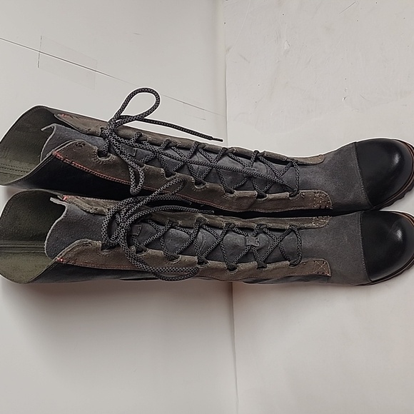 Sorel Cate The Great Sz8.5 Black Gray Olive Lace-up Tall 3.5 Hidden Wedge Boots - Picture 2 of 12